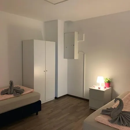 Central Private In Popular Neighborhood! Apartment Cologne