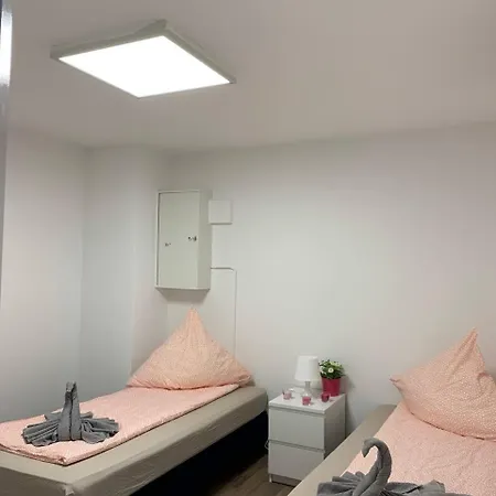 Central Private In Popular Neighborhood! Cologne