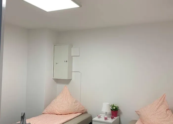 Central Private In Popular Neighborhood! Lejlighed