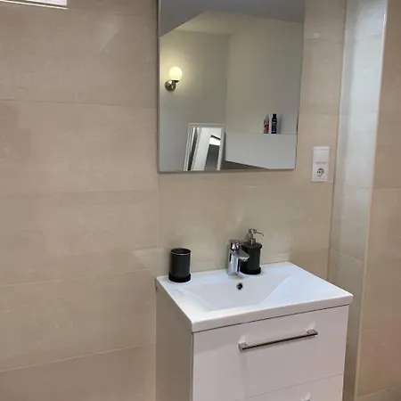 Central Private In Popular Neighborhood! * Colónia