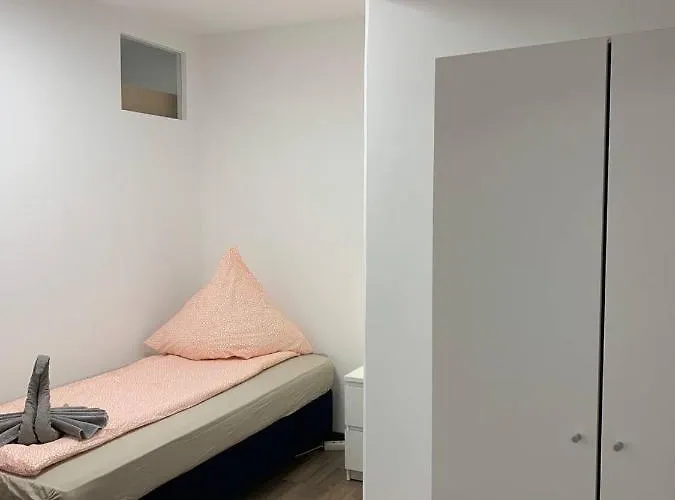 Central Private In Popular Neighborhood! Apartment *