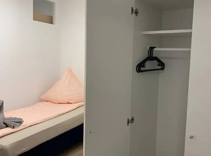 Central Private In Popular Neighborhood! *