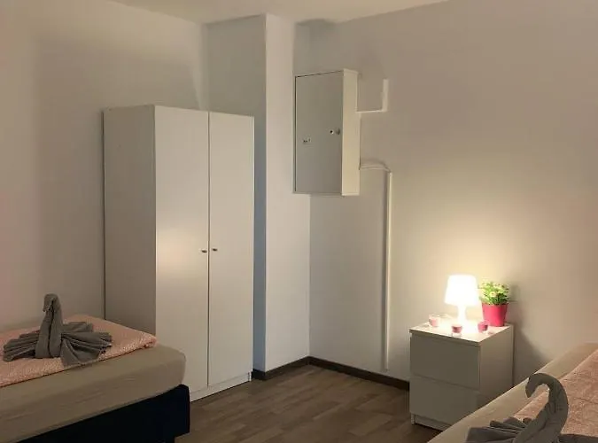 Central Private In Popular Neighborhood! Apartment Cologne