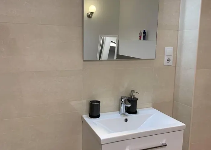 Central Private In Popular Neighborhood! * Cologne