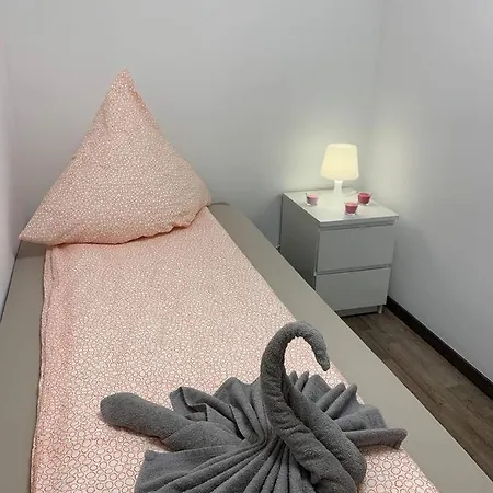 Central Private In Popular Neighborhood! Köln