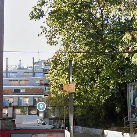 Central Private In Popular Neighborhood! *