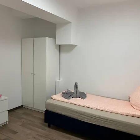 Central Private In Popular Neighborhood! Daire Köln